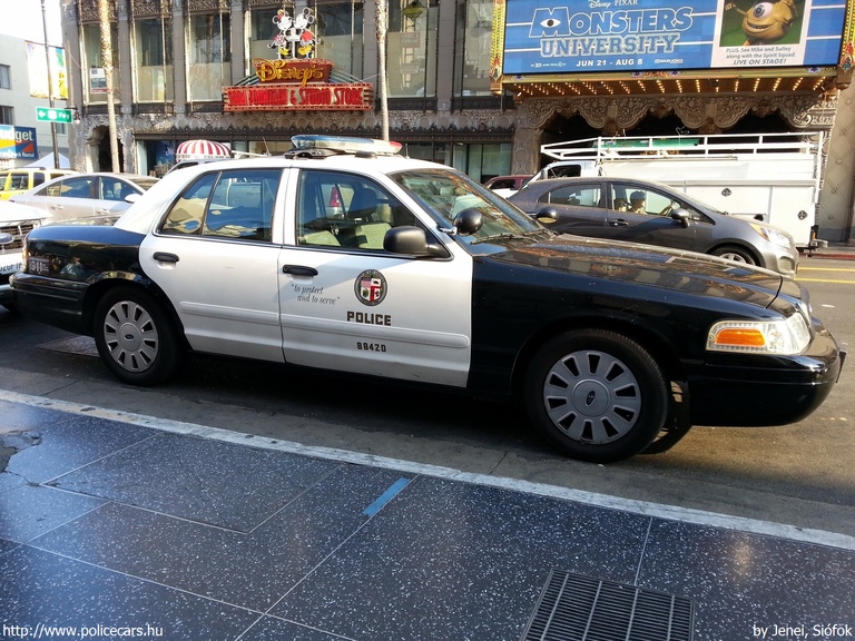Ford Crown Victoria, fotó: Jenei, Siófok
Keywords: USA Amerikai Egyesült Államok rendőr rendőrautó rendőrség