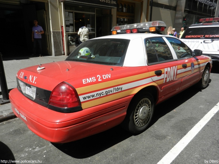 Ford Crown Victoria, fotó: DBiro
Keywords: USA Amerikai Egyesült Államok tûzoltó tûzoltóautó tûzoltóság FDNY