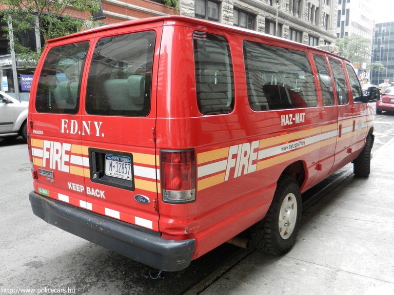 Ford E-350, fotó: DBiro
Keywords: USA Amerikai Egyesült Államok tûzoltó tûzoltóautó tûzoltóság FDNY
