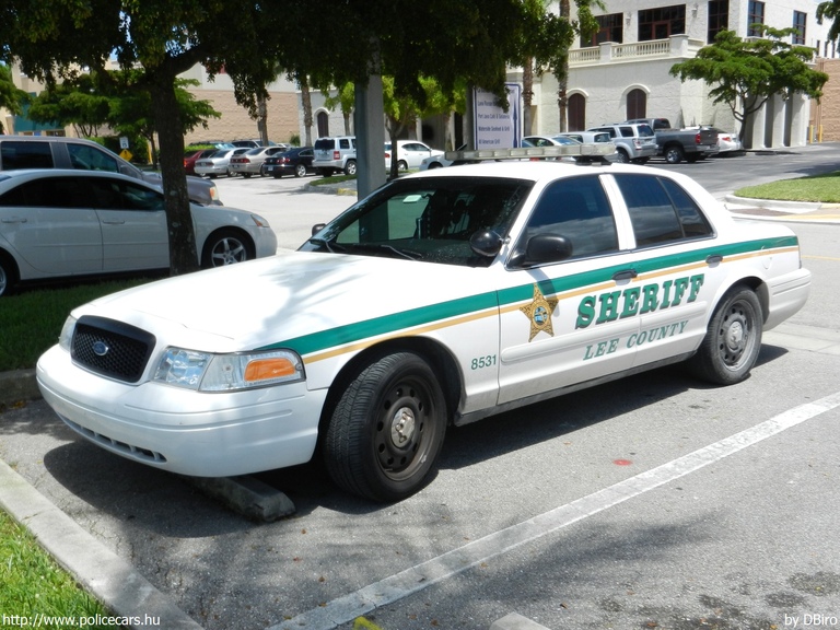 Ford Crown Victoria, fotó: DBiro
Keywords: USA Amerikai Egyesült Államok rendőr rendőrautó rendőrség