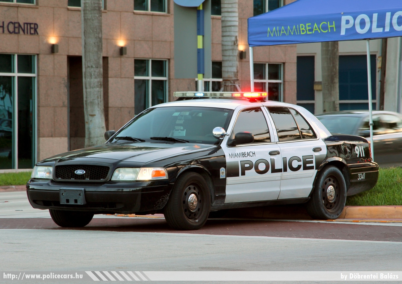 Ford Crown Victoria, Miami, fotó: Döbrentei Balázs
Keywords: USA Amerikai Egyesült Államok rendőr rendőrautó rendőrség police policecar united states