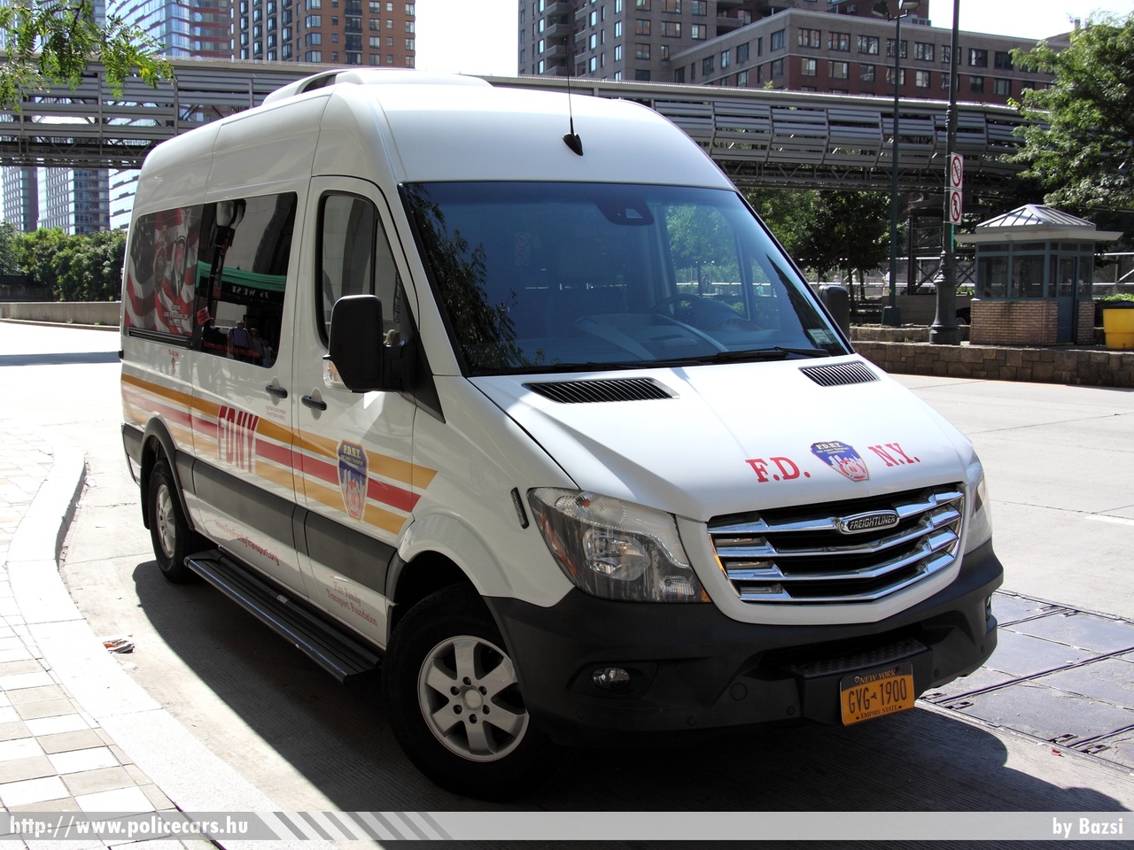 Freightliner Sprinter, New York, FDNY, fotó: Bazsi
Keywords: USA Amerikai Egyesült Államok tûzoltó tûzoltóautó fire firetruck united states