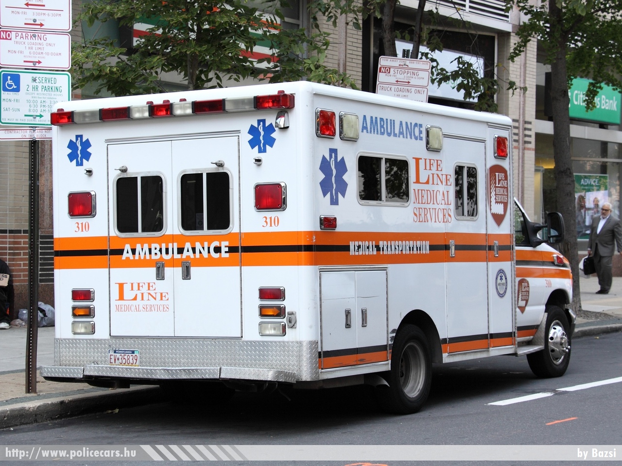 Ford E350, fotó: Bazsi
Keywords: USA Amerikai Egyesült Államok mentő mentőautó ambulance united states