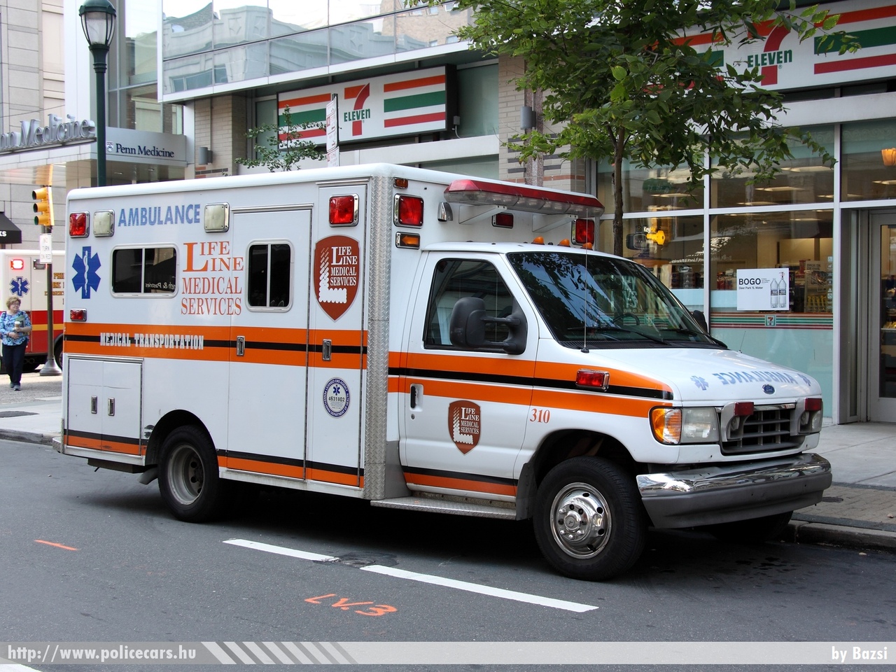 Ford E350, fotó: Bazsi
Keywords: USA Amerikai Egyesült Államok mentő mentőautó ambulance united states