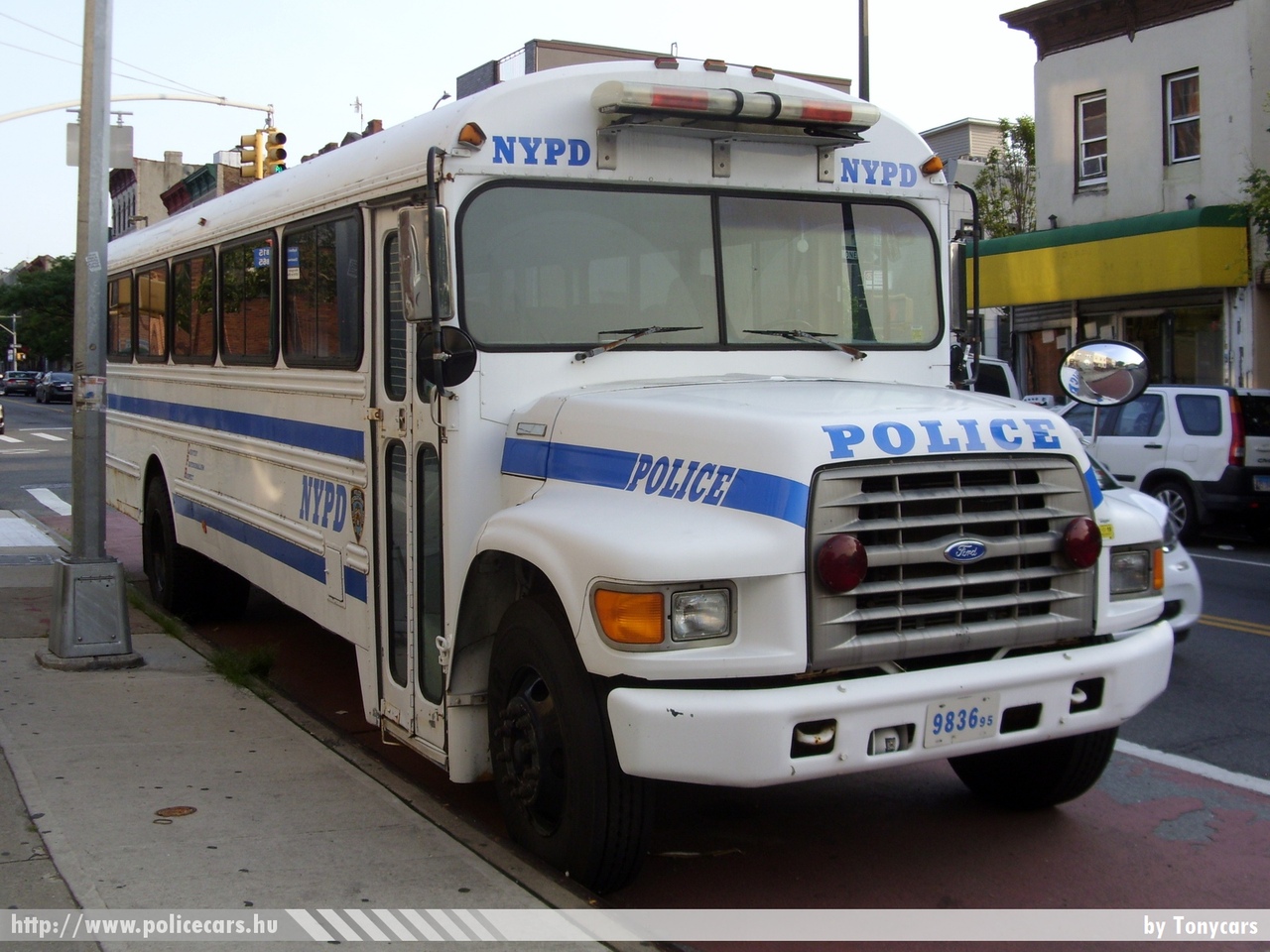 Ford P800, New York, NYPD, fotó: Tonycars
Keywords: USA Amerikai Egyesült Államok rendőr rendőrautó rendőrség police policecar united states