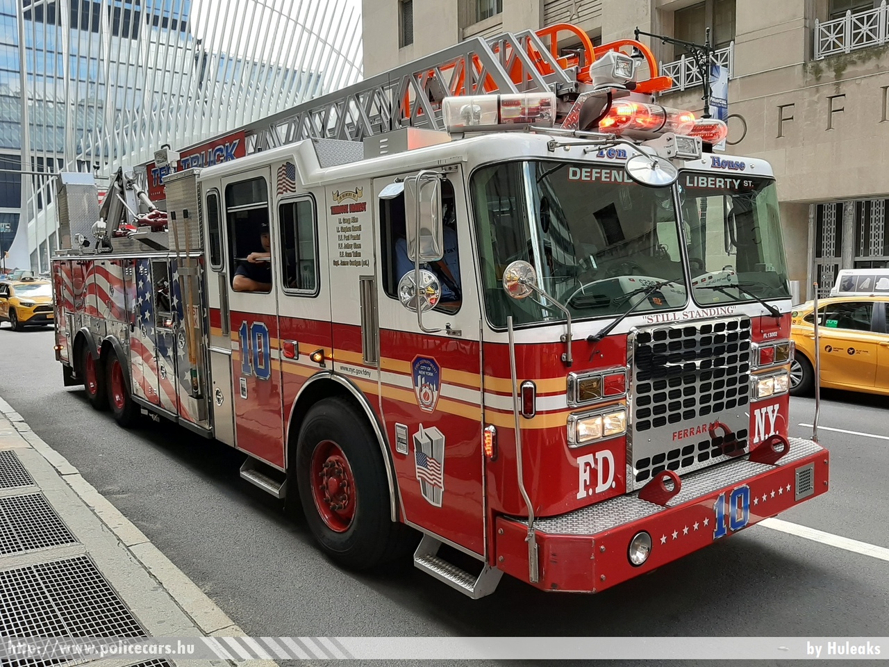Seagrave 100, New York, FDNY, fotó: Huleaks
Keywords: USA Amerikai Egyesült Államok tûzoltó tûzoltóautó fire firetruck united states