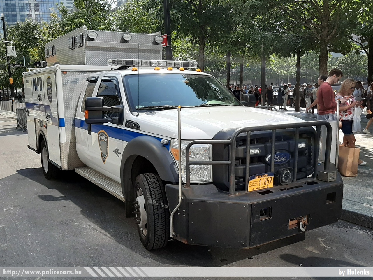 Ford F-550, New York, Port Authority Police, fotó: Huleaks
Keywords: USA Amerikai Egyesült Államok rendőr rendőrautó rendőrség police policecar united states
