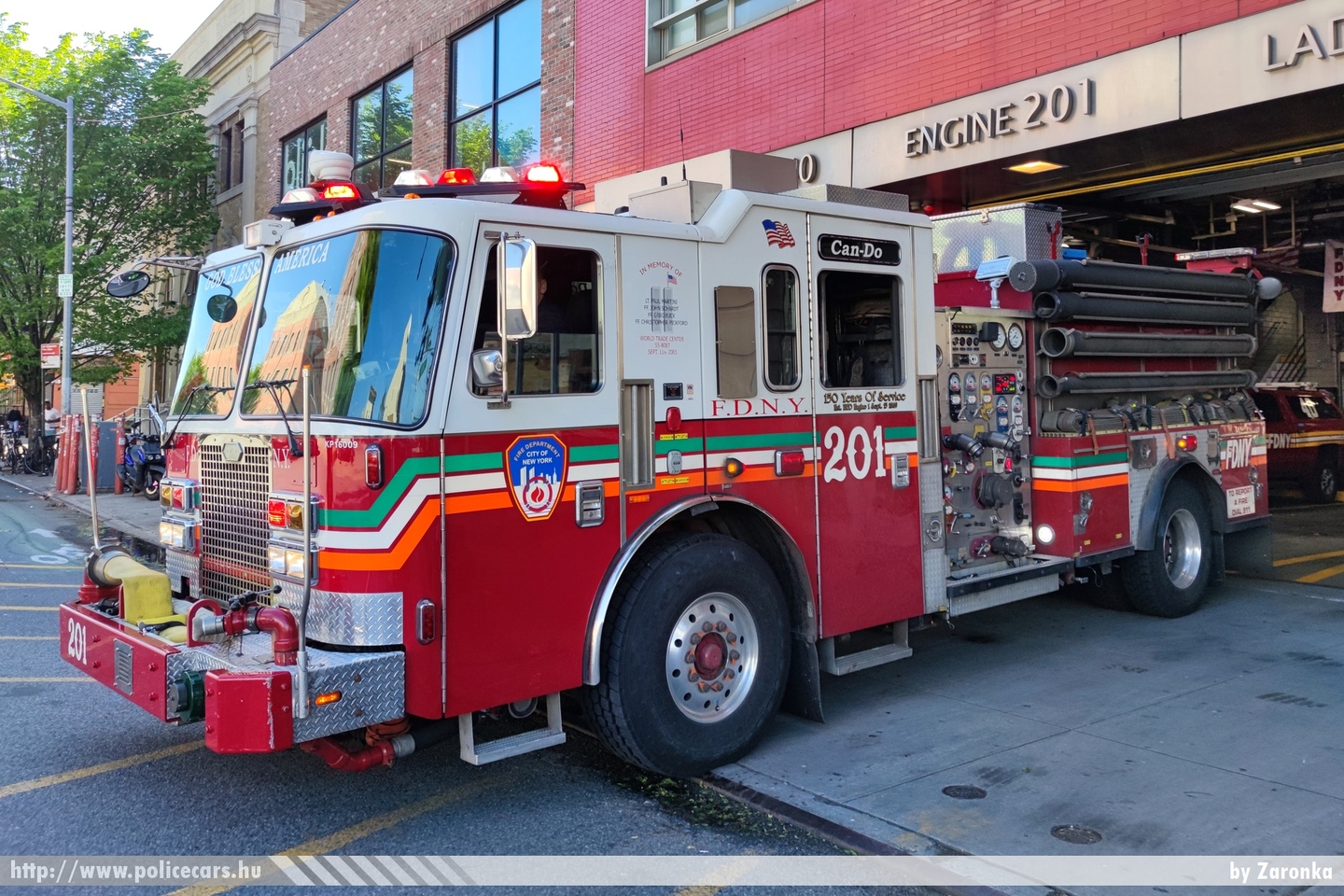 2016 KME 2000/500, New York City Fire Department Engine 201, fotó: Zaronka
Keywords: USA Amerikai Egyesült Államok tûzoltó tûzoltóautó fire firetruck united states