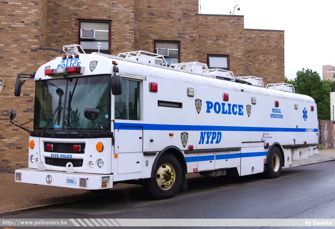 2014 Bluebird/Sartin Services, New York City Police Department, Medical Operations, fotó: Zaronka
Keywords: USA Amerikai Egyesült Államok rendőr rendőrautó rendőrség police policecar united states