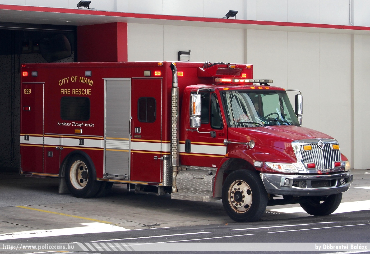 International 4300, City of Miami Department of Fire-Rescue, fotó: Döbrentei Balázs
Keywords: USA Amerikai Egyesült Államok tûzoltó tûzoltóautó fire firetruck united states ambulance mentő mentőautó