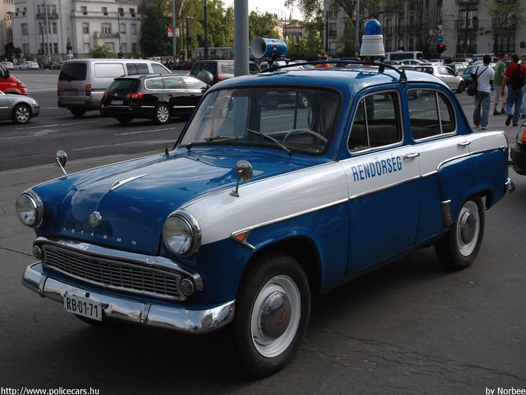 Moszkvics 407, fotó: Norbee
Keywords: rendőr rendőrség rendőrautó