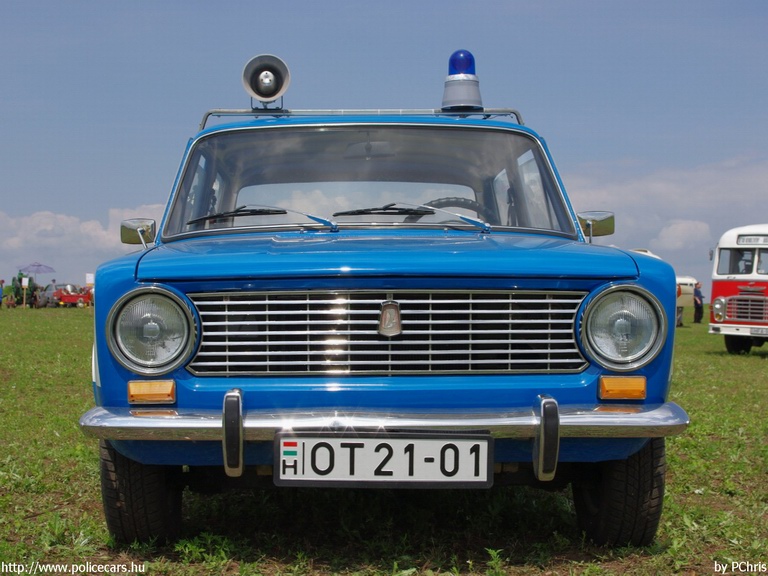 Lada 2101, fotó: PChris
Keywords: rendőr rendőrautó rendőrség