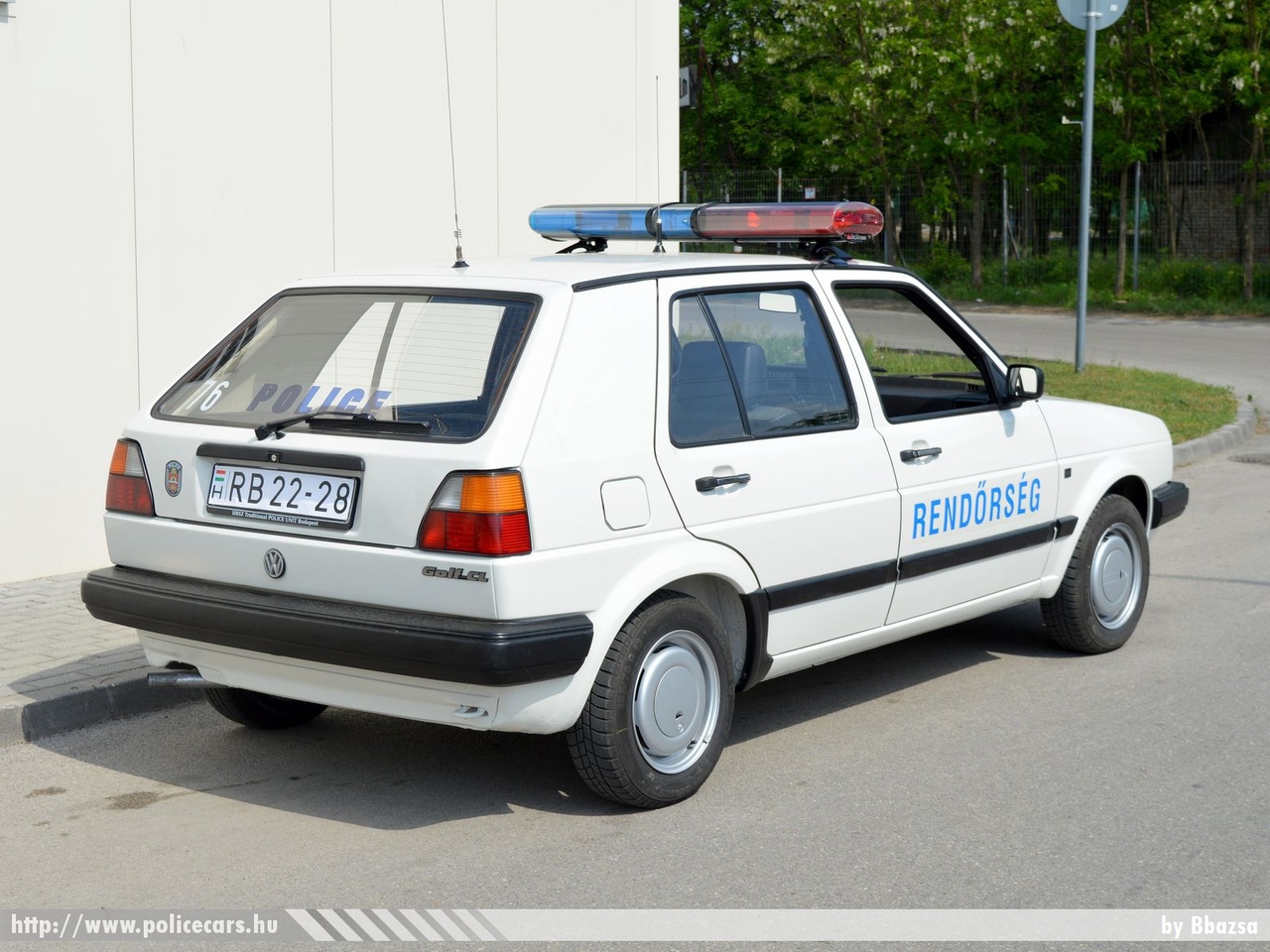 Volkswagen Golf II, fotó: Bbazsa
Keywords: rendőr rendőrautó rendőrség magyar Magyarország police policecar Hungary hungarian RB22-28