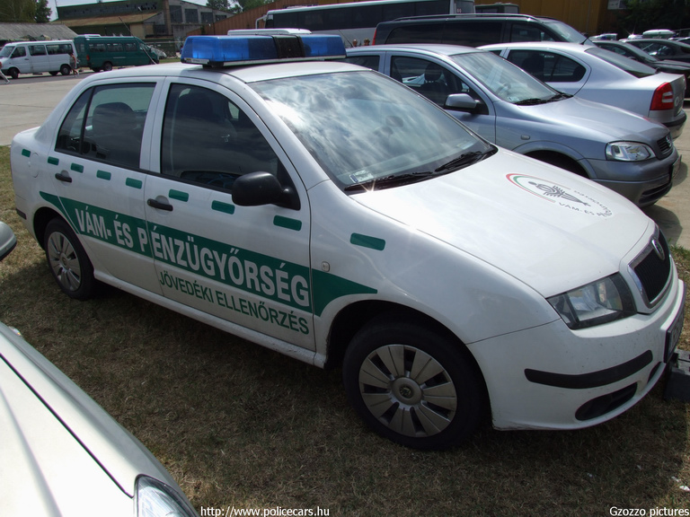 Skoda Fabia, Vám- és Pénzügyõrség, fotó: Gzozzo pictures
Keywords: vám magyar Magyarország NAV VPOP pénzügyőrség RR67-50 Hungary hungarian customs