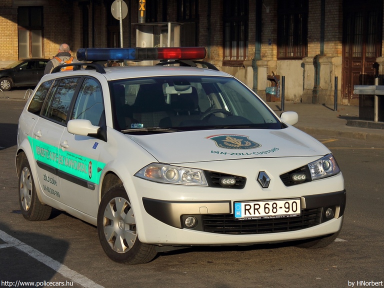 Renault Megane, Nemzeti Adó- és Vámhivatal, fotó: HNorbert
Keywords: vám magyar Magyarország NAV VPOP pénzügyőrség RR68-90 Hungary hungarian customs