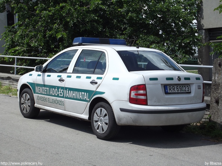 Skoda Fabia, Nemzeti Adó- és Vámhivatal, fotó: Bbazsa
Keywords: vám magyar Magyarország NAV VPOP pénzügyőrség RR69-23 Hungary hungarian customs