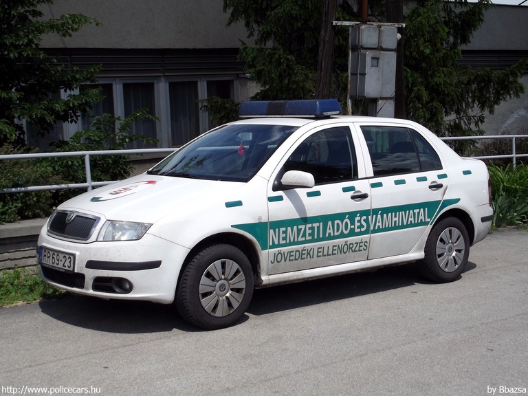 Skoda Fabia, Nemzeti Adó- és Vámhivatal, fotó: Bbazsa
Keywords: vám magyar Magyarország NAV VPOP pénzügyőrség RR69-23 Hungary hungarian customs