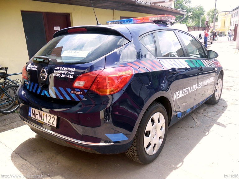 Opel Astra J 1.4 Turbo, fotó: Holló
Keywords: vám magyar Magyarország NAV VPOP pénzügyőrség MHN-122 Hungary hungarian customs