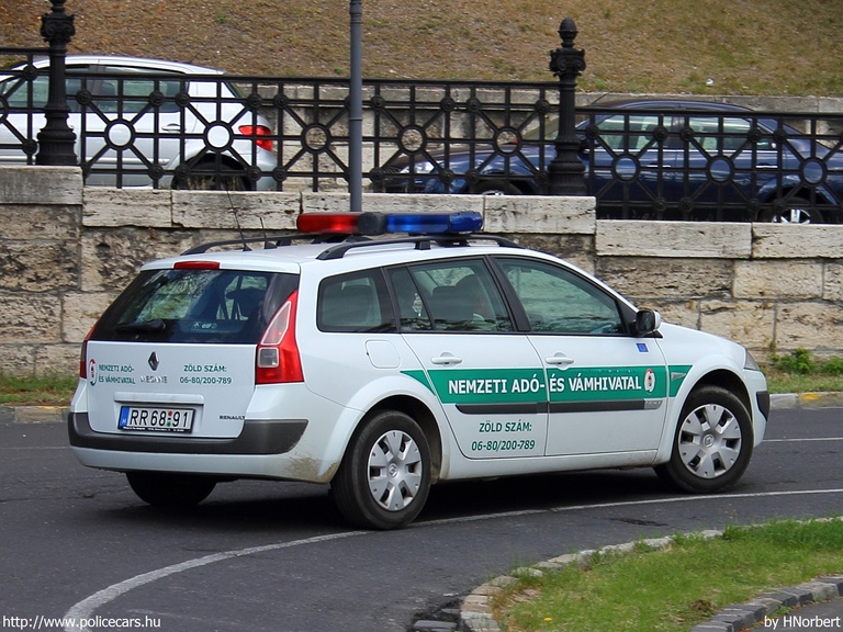 Renault Megane, Nemzeti Adó- és Vámhivatal, fotó: HNorbert
Keywords: vám magyar Magyarország NAV VPOP pénzügyőrség RR68-91 Hungary hungarian customs