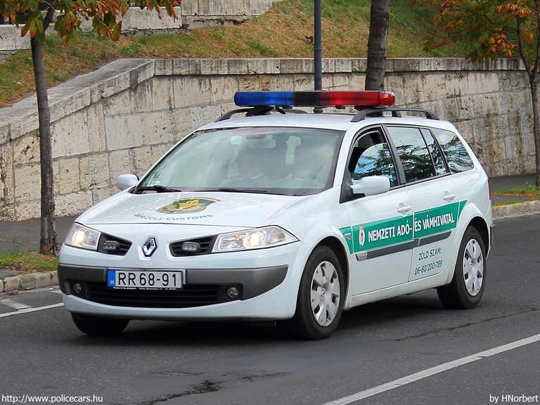 Renault Megane, Nemzeti Adó- és Vámhivatal, fotó: HNorbert
Keywords: vám magyar Magyarország NAV VPOP pénzügyőrség RR68-91 Hungary hungarian customs