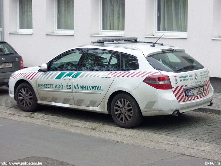 Renault Laguna, Nemzeti Adó- és Vámhivatal, fotó: PChris
Keywords: vám magyar Magyarország NAV VPOP pénzügyőrség RR72-45 Hungary hungarian customs