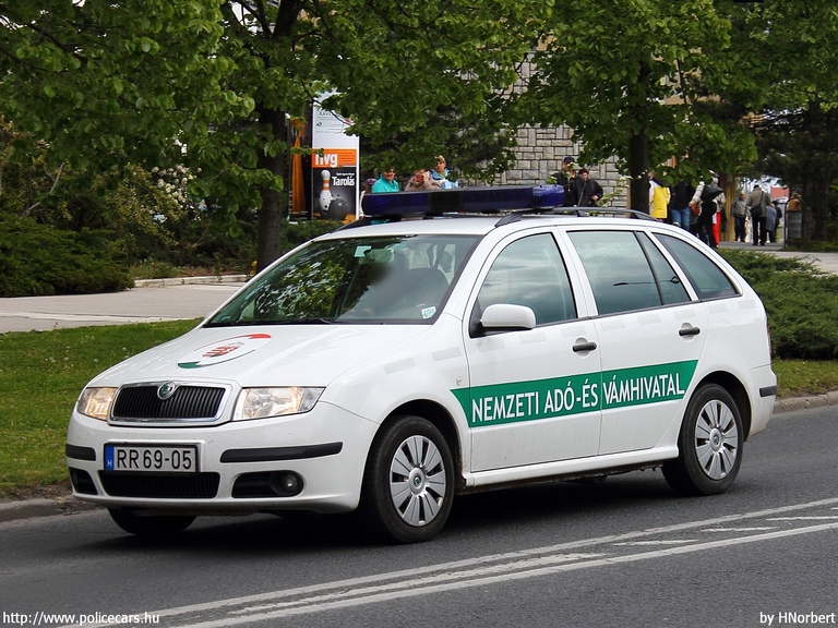 Skoda Fabia, Nemzeti Adó- és Vámhivatal, fotó: HNorbert
Keywords: vám magyar Magyarország NAV VPOP pénzügyőrség RR69-05 Hungary hungarian customs