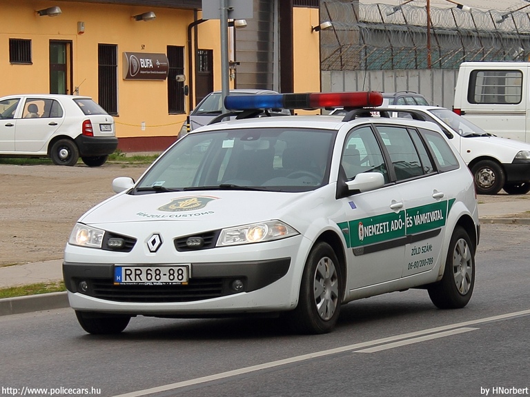 Renault Megane, Nemzeti Adó- és Vámhivatal, fotó: HNorbert
Keywords: vám magyar Magyarország NAV VPOP pénzügyőrség RR68-88 Hungary hungarian customs