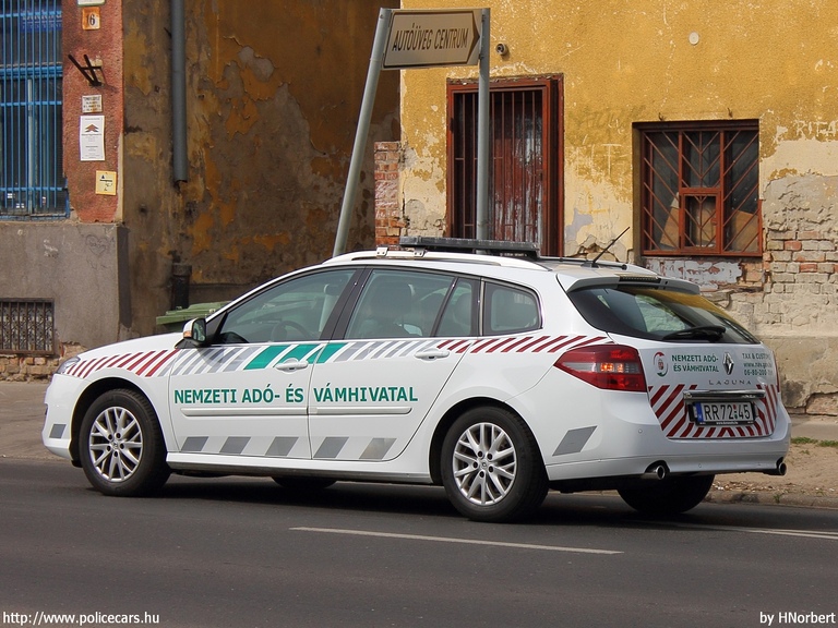 Renault Laguna, Nemzeti Adó- és Vámhivatal, fotó: HNorbert
Keywords: vám magyar Magyarország NAV VPOP pénzügyőrség RR72-45 Hungary hungarian customs