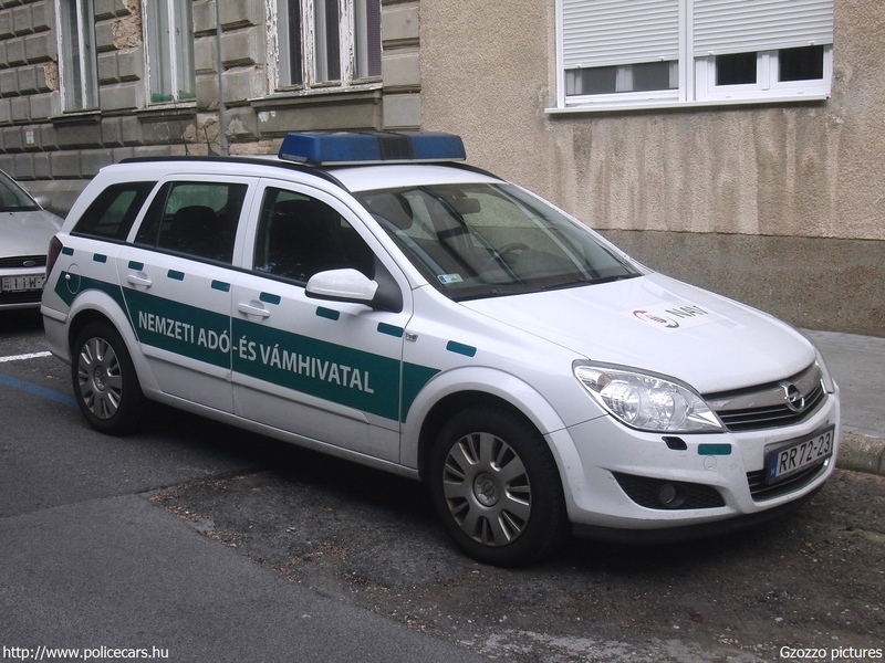 Opel Astra H, Nemzeti Adó- és Vámhivatal, fotó: Gzozzo pictures
Keywords: vám magyar Magyarország NAV VPOP pénzügyőrség RR72-23 Hungary hungarian customs