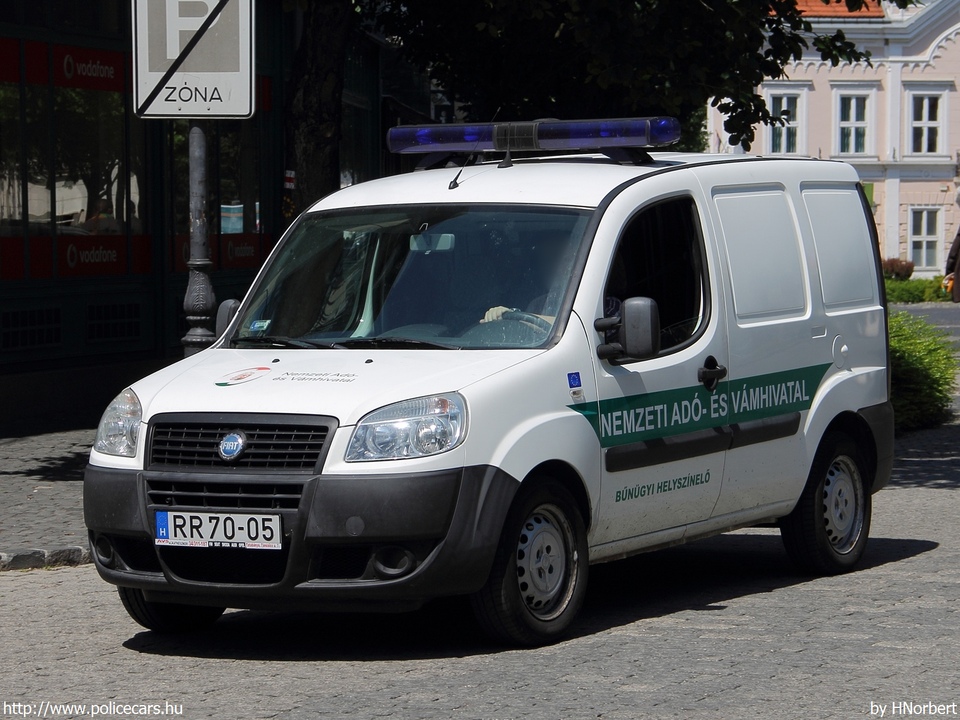 Fiat Doblo, Nemzeti Adó- és Vámhivatal, fotó: HNorbert
Keywords: vám magyar Magyarország NAV VPOP pénzügyőrség RR70-05 Hungary hungarian customs