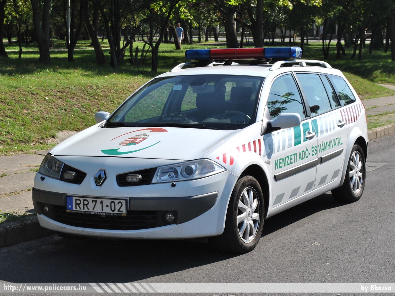 Renault Megane, Nemzeti Adó- és Vámhivatal, fotó: Bbazsa
Keywords: vám magyar Magyarország NAV VPOP pénzügyőrség Hungary hungarian customs RR71-02