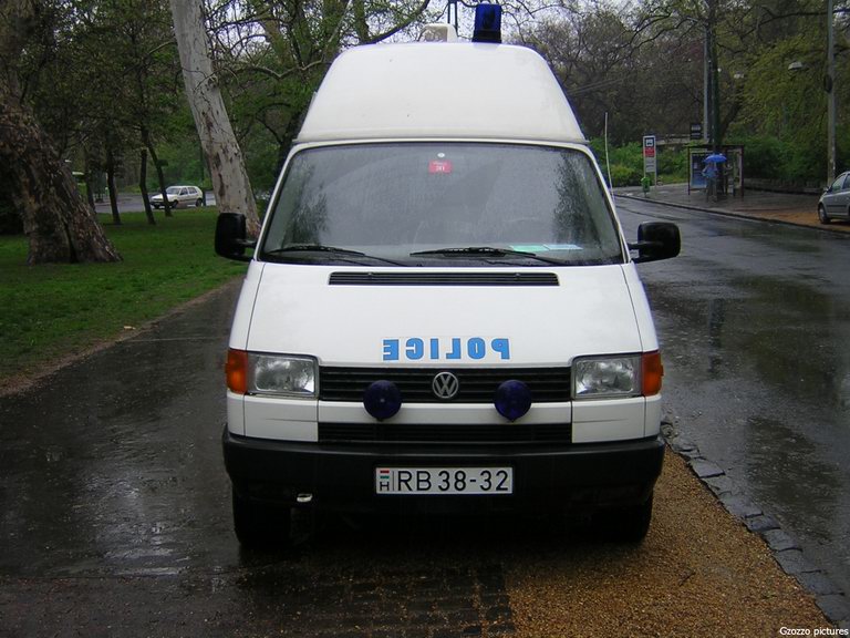 Volkswagen Transporter T4, fotó: Gzozzo pictures
Keywords: rendőrség rendőr rendőrautó magyar Magyarország RB38-32