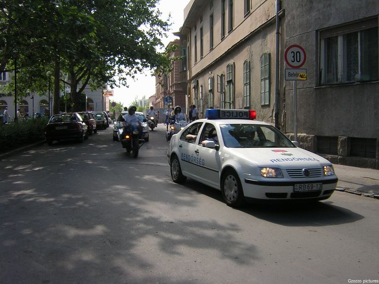 Volkswagen Bora, fotó: Kinguc
Keywords: rendőrség rendőr rendőrautó magyar Magyarország RB69-13