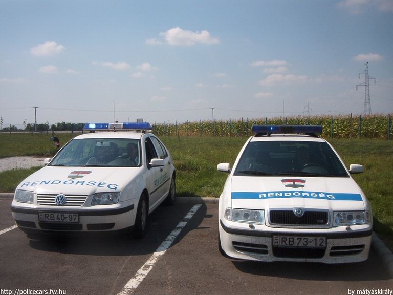Volkswagen Bora, Skoda Octavia RS, fotó: mátyáskirály
Keywords: rendőrség rendőr rendőrautó magyar Magyarország RB40-97 RB73-12