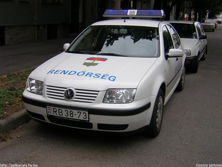 Volkswagen Bora, fotó: Gzozzo pictures
Keywords: rendőrség rendőr rendőrautó magyar Magyarország RB38-73