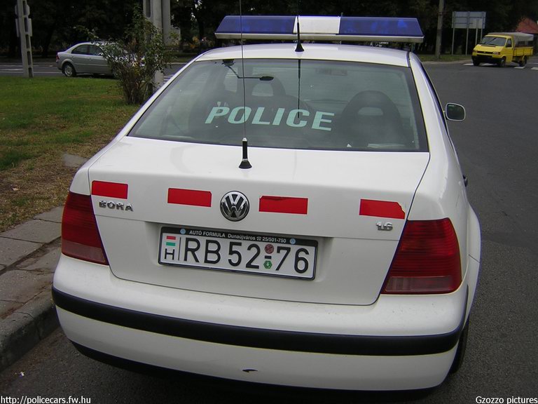Volkswagen Bora, fotó: Gzozzo pictures
Keywords: rendőrség rendőr rendőrautó magyar Magyarország RB52-76