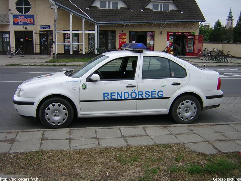 Volkswagen Bora, fotó: Gzozzo pictures
Keywords: rendőrség rendőr rendőrautó magyar Magyarország RB52-76