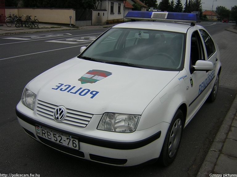 Volkswagen Bora, fotó: Gzozzo pictures
Keywords: rendőrség rendőr rendőrautó magyar Magyarország RB52-76