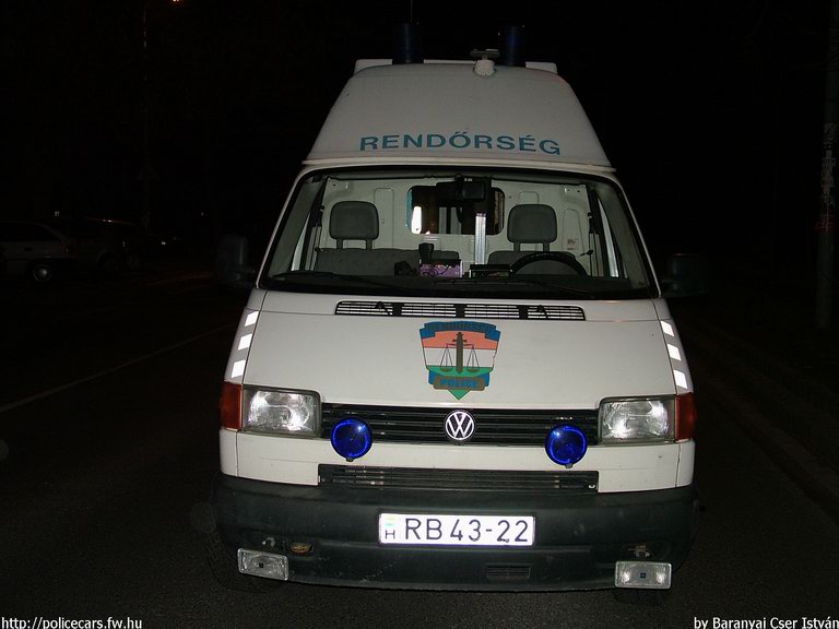 Volkswagen Transporter T4, fotó: Baranyai Cser István
Keywords: rendőrség rendőr rendőrautó magyar Magyarország RB43-22