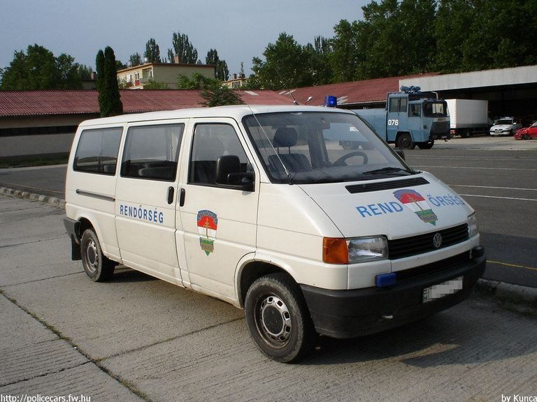 Volkswagen Transporter T4, fotó: Kunca
Keywords: rendőrség rendőr rendőrautó magyar Magyarország 