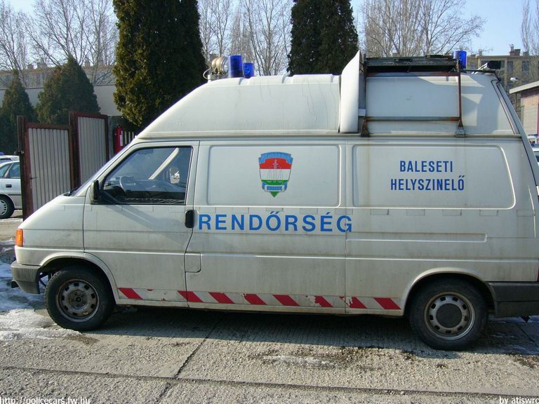Volkswagen Transporter T4, fotó: atiswrc
Keywords: rendőrség rendőr rendőrautó magyar Magyarország RB40-17