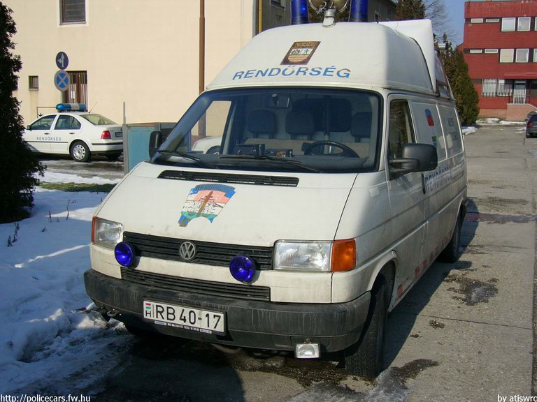 Volkswagen Transporter T4, fotó: atiswrc
Keywords: rendőrség rendőr rendőrautó magyar Magyarország RB40-17