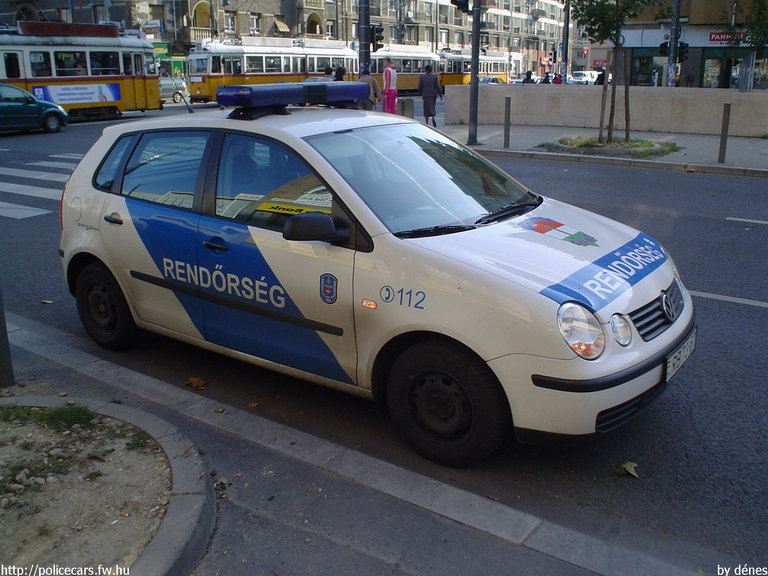 Volkswagen Polo, fotó: dénes
Keywords: rendőrség rendőr rendőrautó magyar Magyarország RB73-67