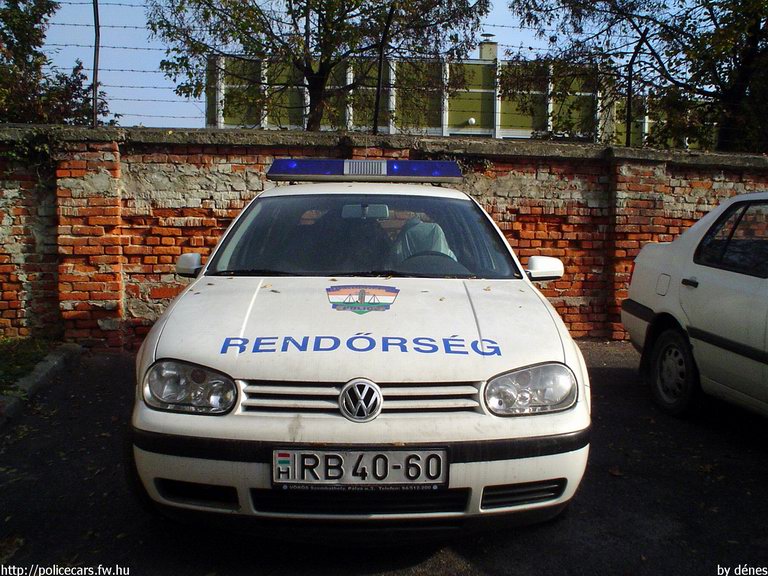 Volkswagen Golf IV, fotó: dénes
Keywords: rendőrség rendőr rendőrautó magyar Magyarország RB40-60