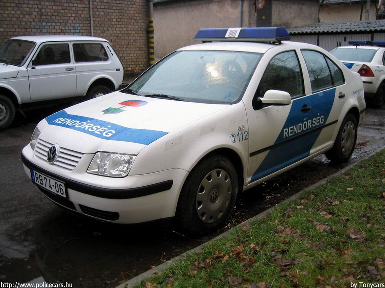Volkswagen Bora, fotó: Tonycars
Keywords: rendőrség rendőr rendőrautó magyar Magyarország RB74-06