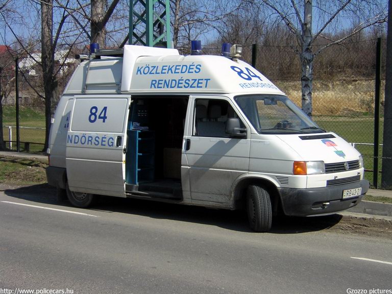 Volkswagen Transporter T4, fotó: Gzozzo pictures
Keywords: rendőrség rendőr rendőrautó magyar Magyarország RB43-21