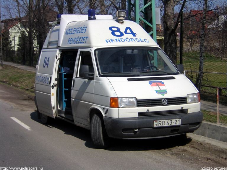 Volkswagen Transporter T4, fotó: Gzozzo pictures
Keywords: rendőrség rendőr rendőrautó magyar Magyarország RB43-21