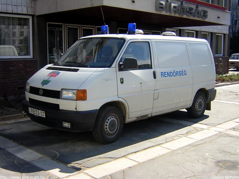 Volkswagen Transporter T4, fotó: Gzozzo pictures
Keywords: rendőrség rendőr rendőrautó magyar Magyarország RB53-07
