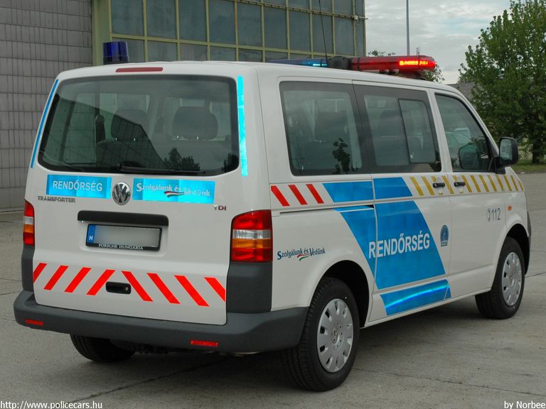 Volkswagen Transporter T5, fotó: Norbee
Keywords: rendőrség rendőr rendőrautó magyar Magyarország 