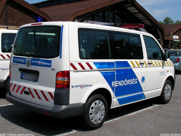 Volkswagen Transporter T5, fotó: Gzozzo pictures
Keywords: rendőrség rendőr rendőrautó magyar Magyarország 